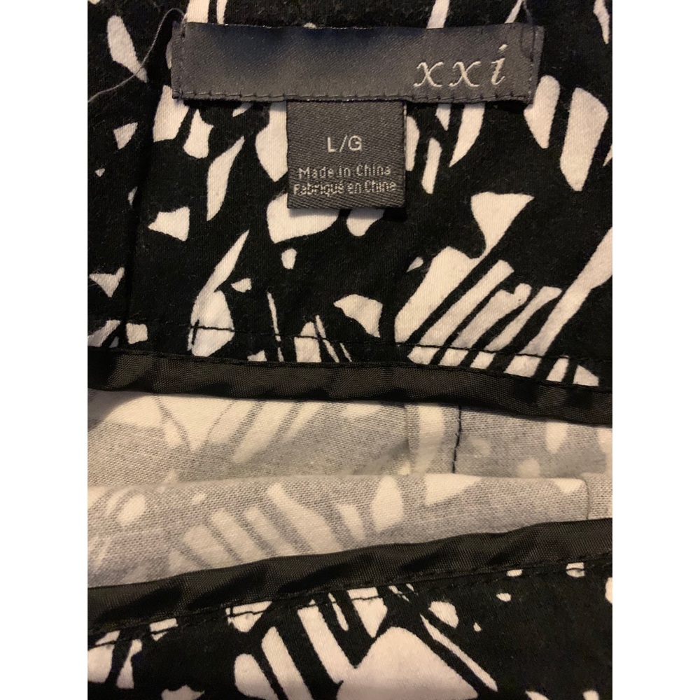Patterned Mini 🕶 - Picture 3 of 4